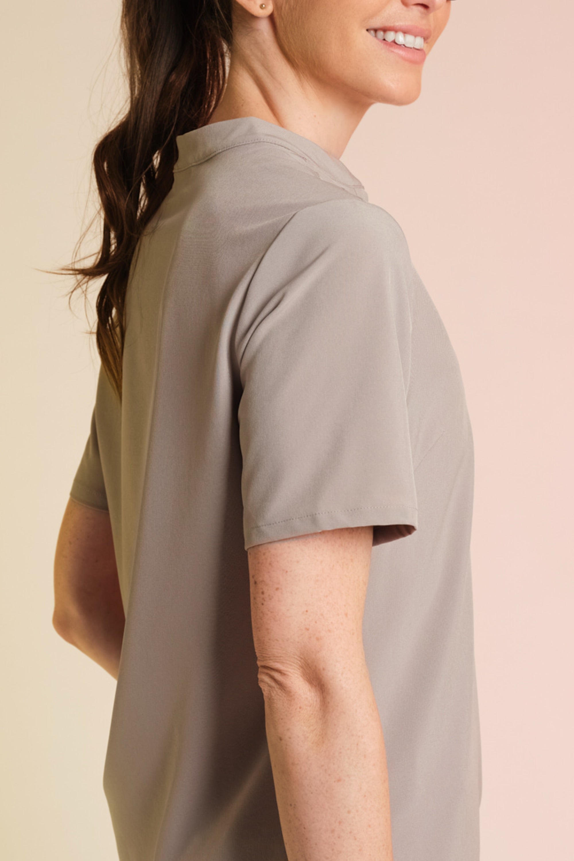 Active Scrub Top "Jackie" – Beige