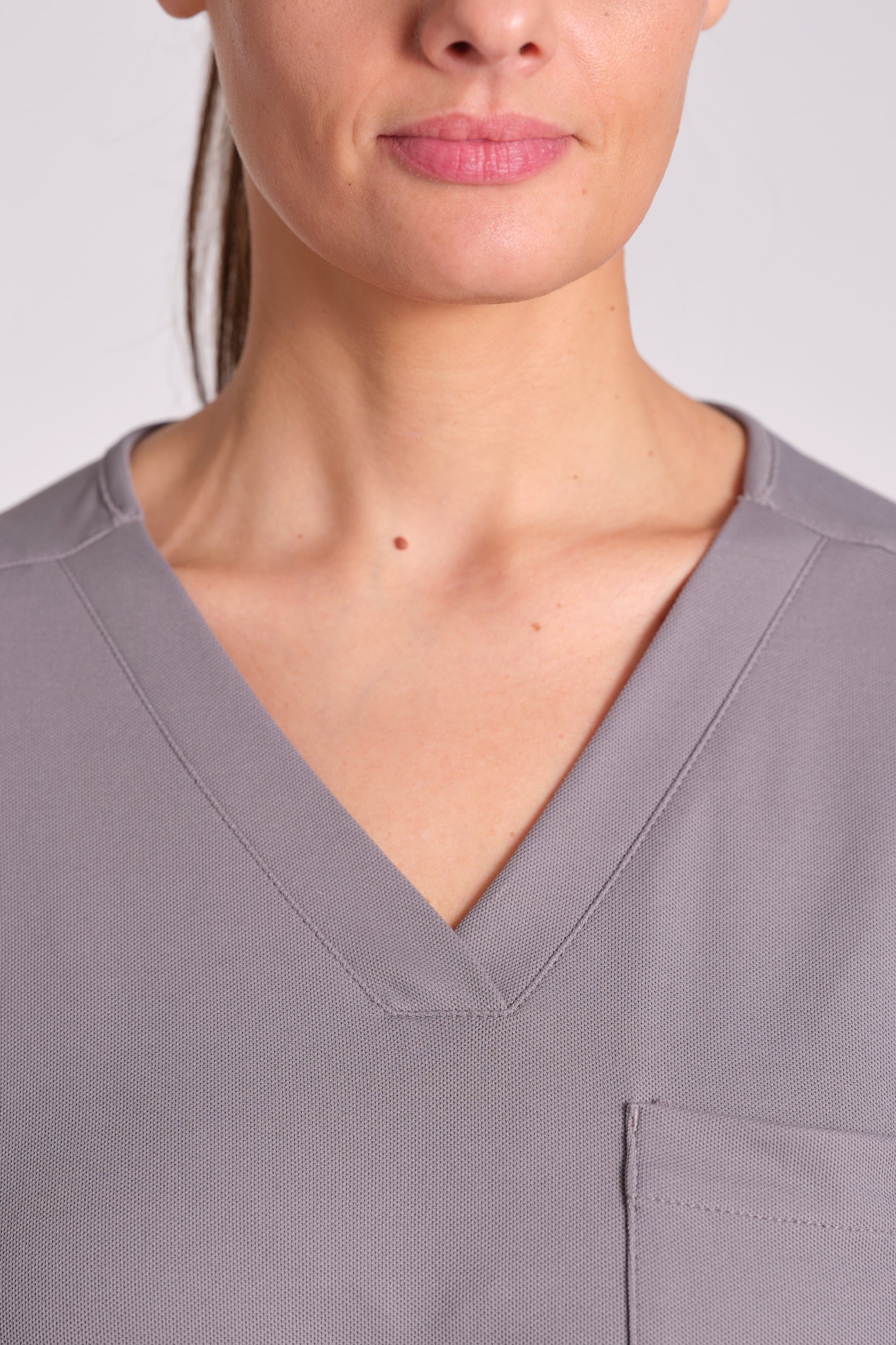 Comfort Scrub Top "Indira" – Grey (Reular Fit)