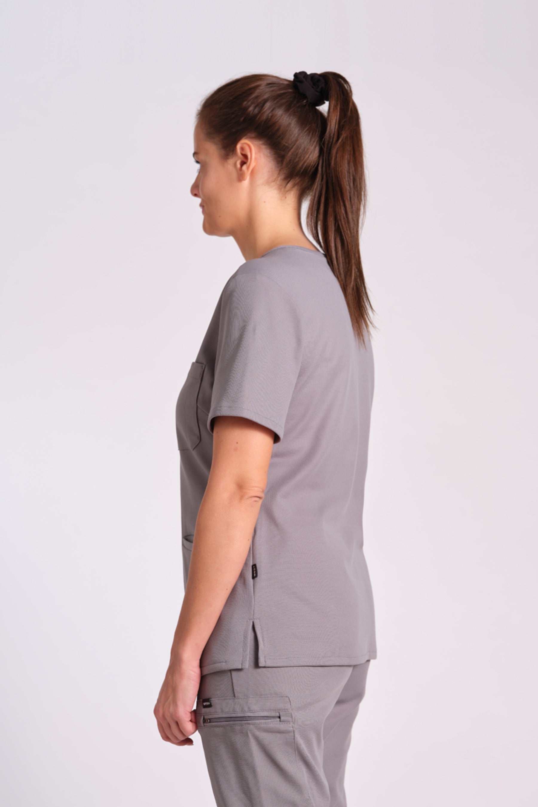 Comfort Scrub Top "Kamala" – Grey (Slim Fit)