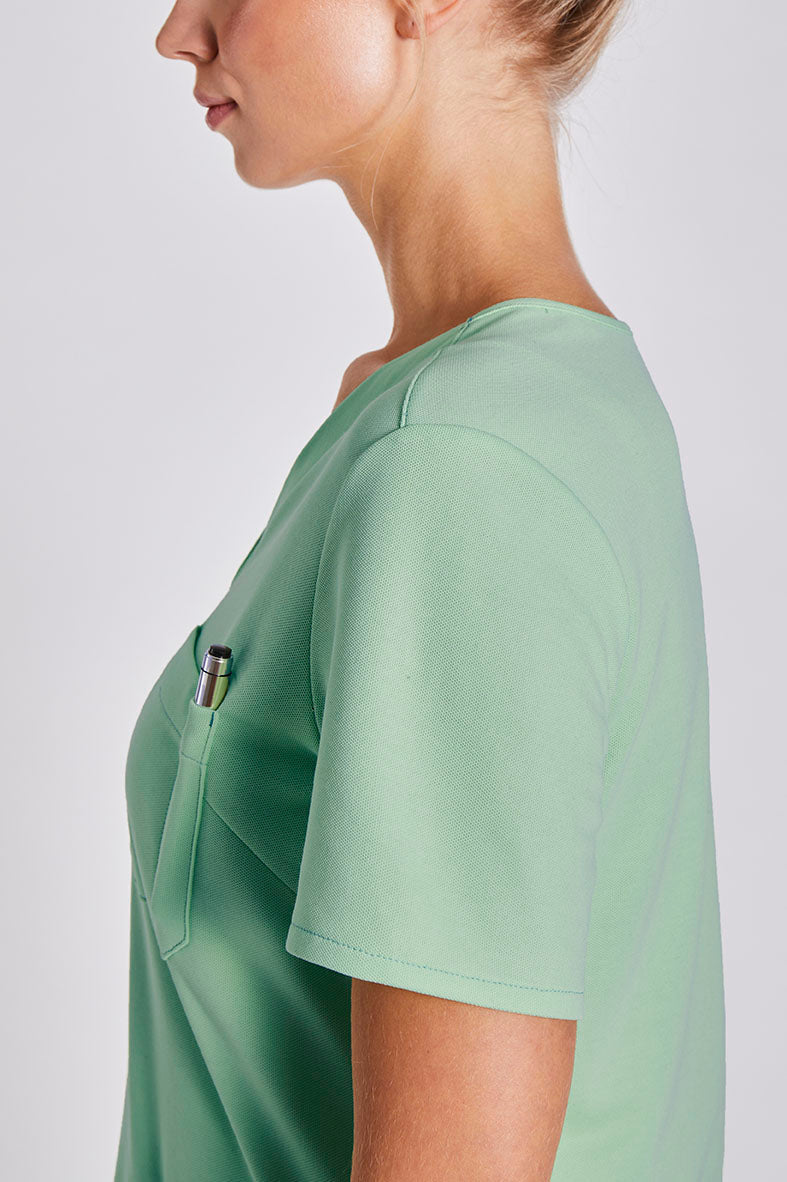 Comfort Scrub Top "Indira" – Green (Regular Fit)