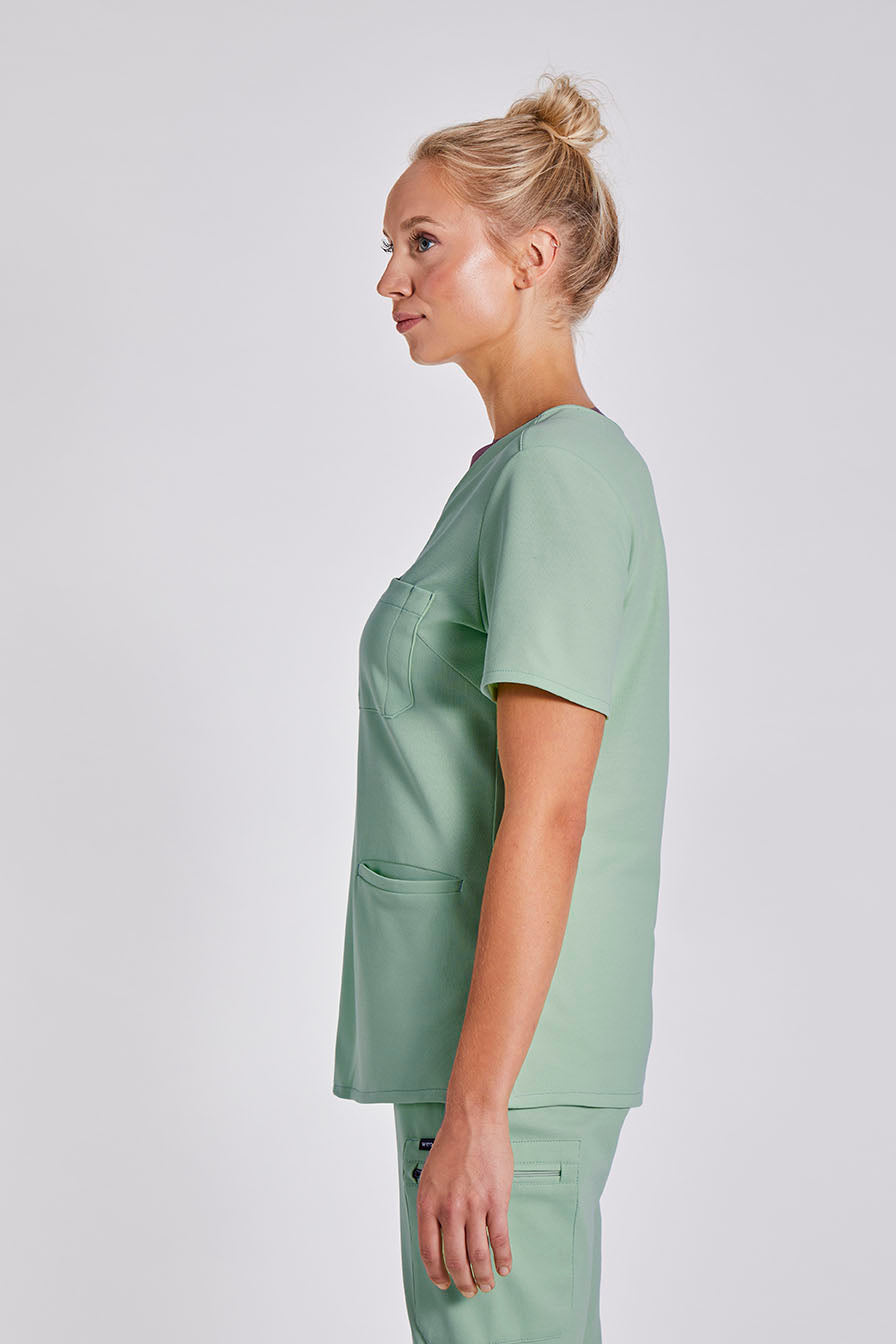 Comfort Scrub Top "Indira" – Green (Regular Fit)