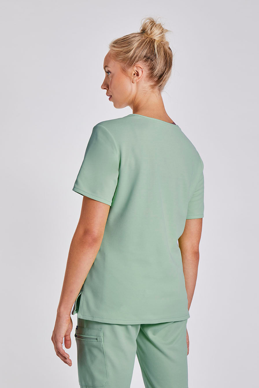 Comfort Scrub Top "Indira" – Green (Regular Fit)