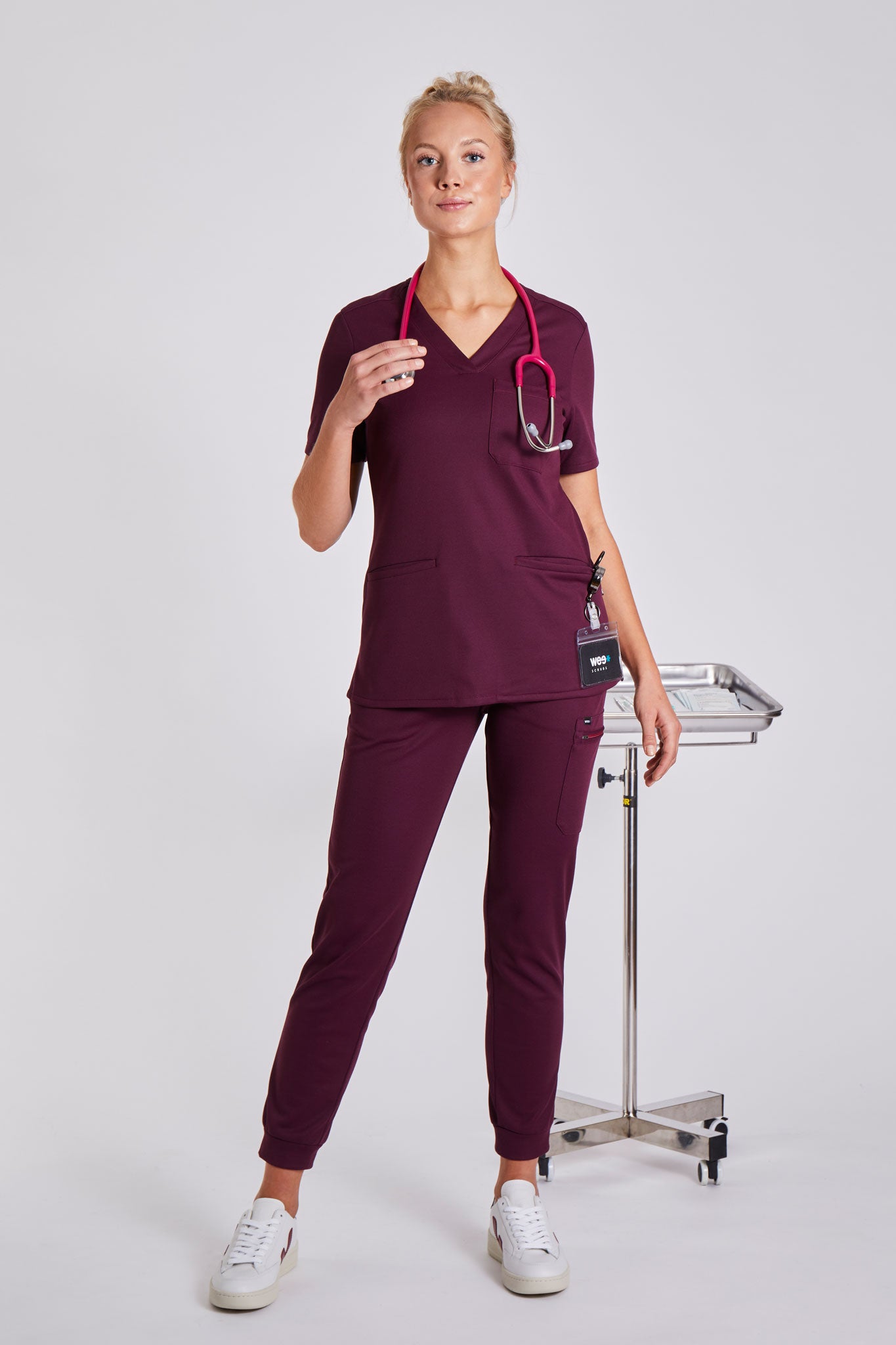 Comfort Scrub Top "Kamala" – Bordeaux (Slim Fit)