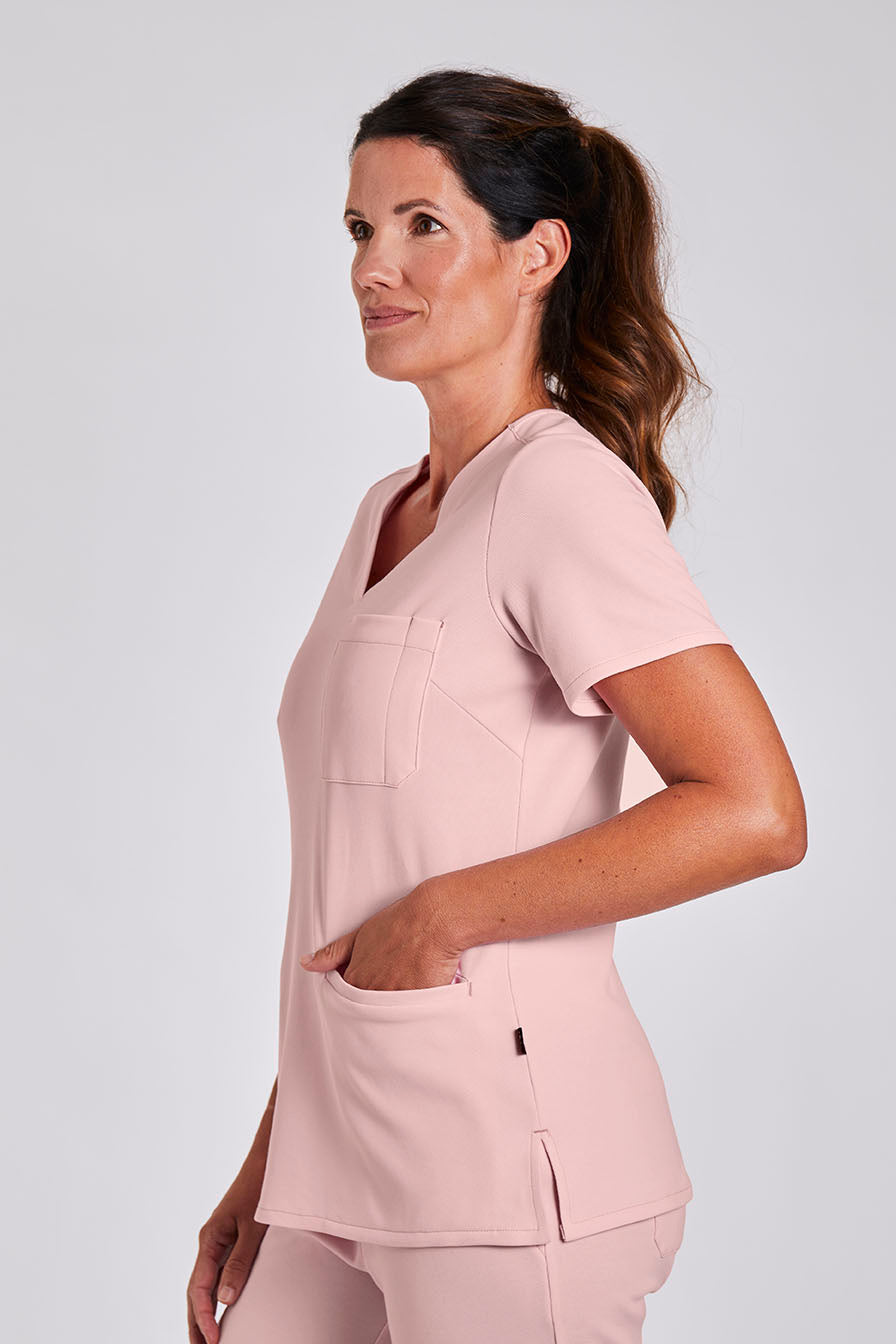 Comfort Scrub Top "Kamala" – Pink (Slim Fit)