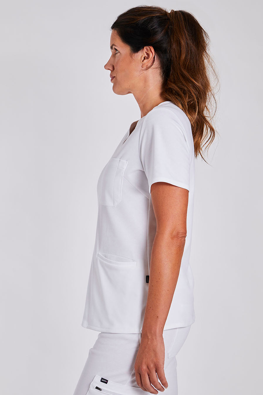 Comfort Scrub Top "Kamala" – White (Slim Fit)